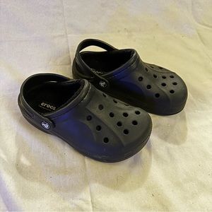 Black crocs